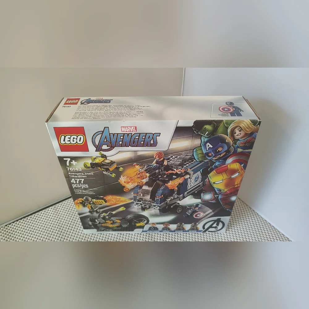 LEGO 76143 Marvel Avengers Truck Take-Down  Captain America and Hawkeye